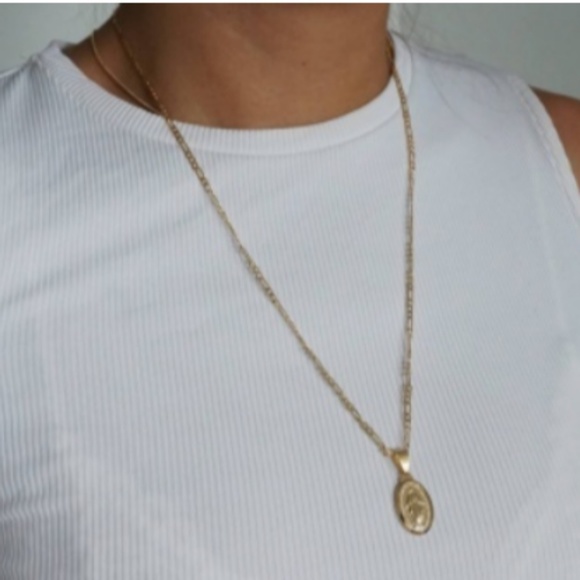 Trendy boutique Jewelry - NWT VIRGIN MARY PENDANT